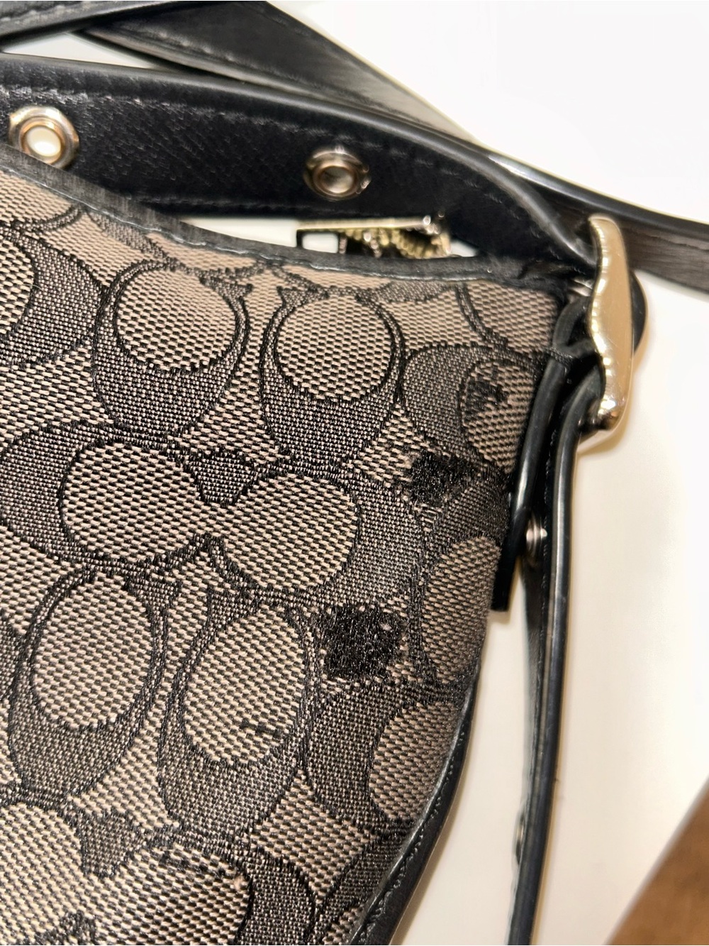 Coach Signature Canvas Crossbody Shoulder Bag - Picture 5 of 9